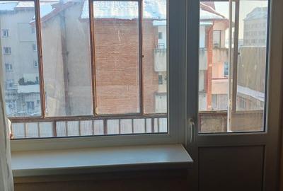 Apartament cu 3 camere decomandat în Central - 6