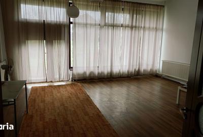 Casă cu Teren 1856 Mp în Central - 5
