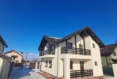 Casă individuală cu 4 camere cu Canalizare în Sânpetru - 1