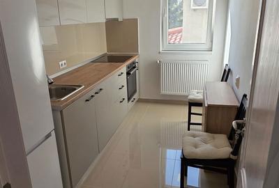 Apartament cu 2 camere decomandat în Fundeni