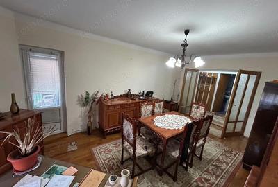 Apartament cu 3 camere decomandat în Central - 3