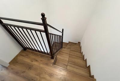 Casă cu 4 camere cu Teren 250 Mp în Central - 1