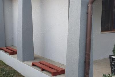 Casă cu 5 camere cu Teren 1100 Mp în Umbrărești - 2
