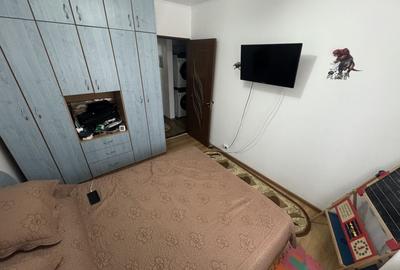 Apartament cu 3 camere decomandat, mobilat în CET