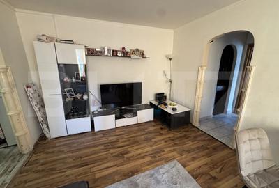 Apartament cu 3 camere semidecomandat, mobilat în Podu Roș - 2