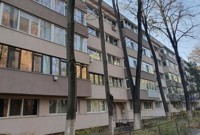 Apartament decomandat în Drumul Taberei