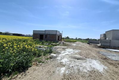 Loturi 400 mp utili, deschidere 20 ml, drum 11 ml, langa vile in constructie - 2