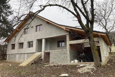 Casă cu Teren 1000 Mp în Veseud (Slimnic) - 5