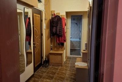 Apartament 3 camere decomandate zona Poarta 6 - 5