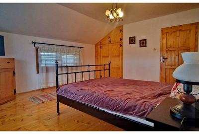 Casă cu 5 camere decomandat cu Teren 927 Mp în Hărman - 1
