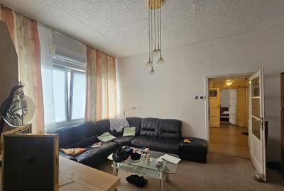 Apartament cu 3 camere semidecomandat în Central - 3