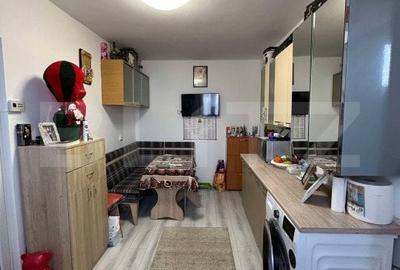 Apartament de vanzare, cu 2 camere, 38 mp, zona Dacia - 11