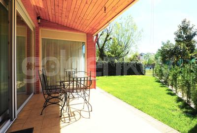 Duplex cu 6 camere cu Canalizare în Iancu Nicolae