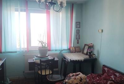 Apartament cu 3 camere decomandat în Central - 1
