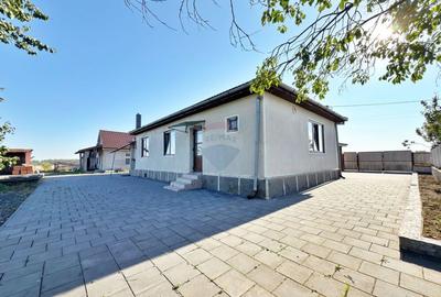 Casa cu 5 camere de vanzare loc. Frumuseni, jud. Arad - 1