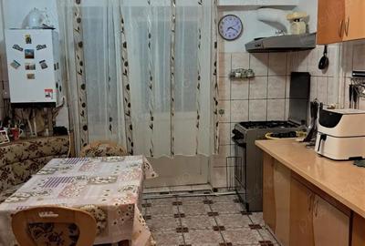 Apartament cu 4 camere decomandat în Traian - 3