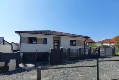 Casa 4 camere 2 bai dressing zona Selimbar Casa 4 camere 2 bai dressing zona Selimbar - 1