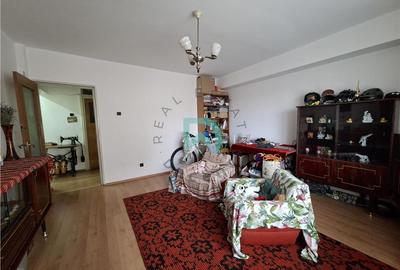 Apartament cu 3 camere decomandat în Răcădău - 7