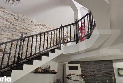 Casă cu 5 camere cu Teren 2800 Mp în Odoreu - 4