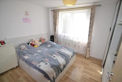 Apartament cu 3 camere decomandat în Tractorul - 15