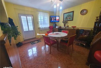 Casă cu 4 camere în Central - 1