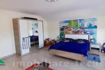 Vand casa cu 5 camere 4500 mp teren, iaz cu populat cu pe?te in Tecuci Vand casa cu 5 camere 4500 mp teren, iaz cu populat cu pe?te in Tecuci - 10