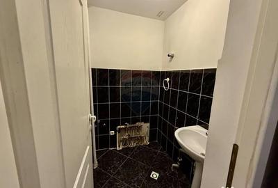 Spațiu comercial, de 100 mp, în Central - 1