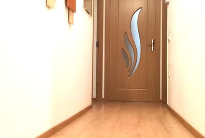 Apartament cu 2 camere decomandat, mobilat în Tractorul - 6