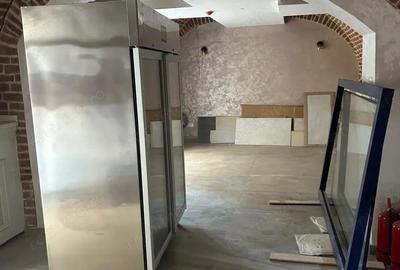 De inchiriat spatiu comercial, fost restaurant, reamenajat total, 220 mp,cu vitrina,zona P-ta Unirii - 15