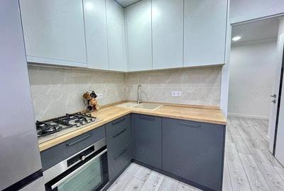 Apartament cu 2 camere decomandat în Eroii Revoluției