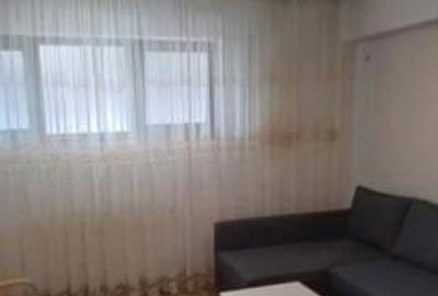 Garsonieră semidecomandată în Apărătorii Patriei