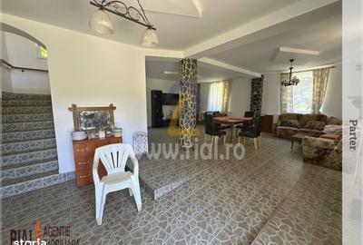 Casă cu 8 camere cu Teren 1110 Mp în Central - 10