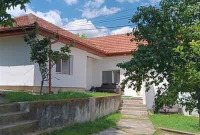 Copou-Sararie, casa caramida (anul-2000) su=100mp. teren 500mp - 1