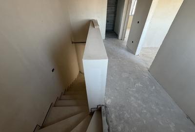 Duplex cu 4 camere cu Teren 312 Mp în Săcălaz - 18