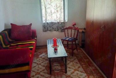 Casă cu 5 camere cu Teren 3800 Mp în Central - 2