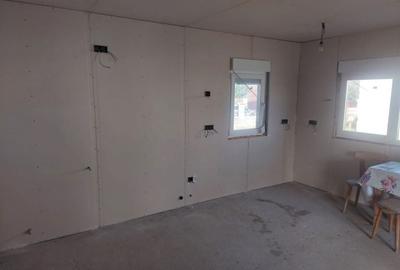 Casă cu 4 camere în Central - 3