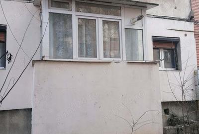 Garsoniera decomandata G. Enescu p 4,40 mp,1250 lei luna. - 10