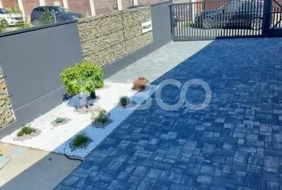 Casă cu 4 camere cu Teren 490 Mp în Central - 1