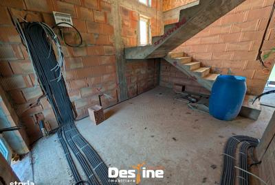 Casă cu 4 camere cu Teren 1000 Mp în Dobrovăț - 10
