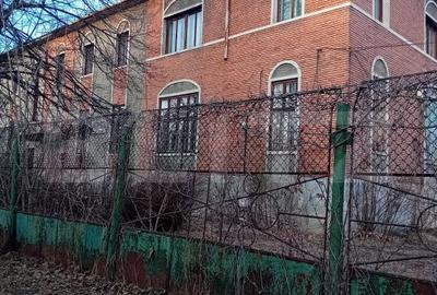 Spațiu comercial, de 1,600 mp, în Petros - 2