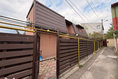 Casă cu 5 camere cu Teren 162 Mp în Băneasa