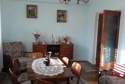 Vand ap.3 cam conf.1 decomandat.bloc de 4 etaje la etajul 4 - 1