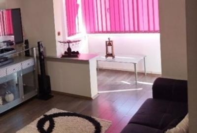 Apartament cu 3 camere decomandat în Tractorul - 1