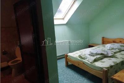 Casă cu 10 camere cu Teren 980 Mp în Central - 6