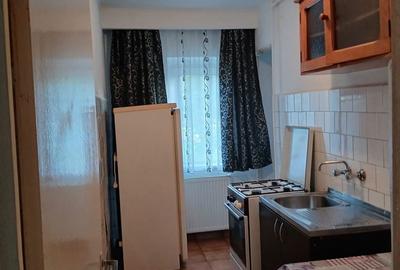 Garsonieră decomandată în Zăvoi - 2