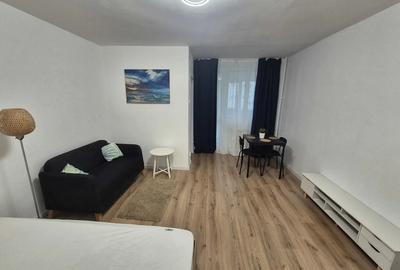 Garsonieră semidecomandată în Titan