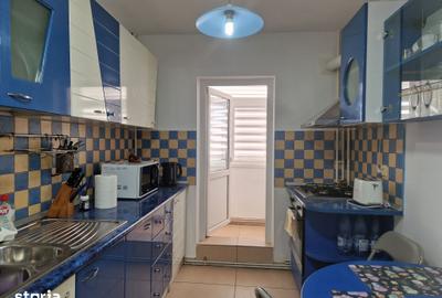 Apartament cu 3 camere decomandat în Peneș Curcanul