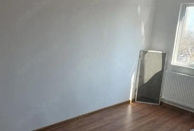 Apartament cu 3 camere semidecomandat în Micro 21 - 3