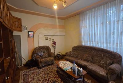 Casă individuală cu 6 camere cu Canalizare în Central - 6