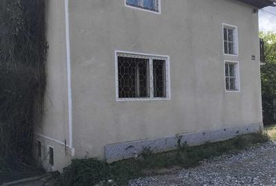 Casă cu 3 camere în Central